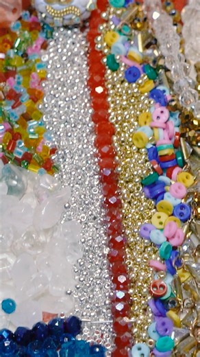 The most holly-jolly jewelry party is happening this November, and you're invited! Join us for our 6th annual holiday jewelry workshop event. Watch classes live or on replay. We are learning how to make all sorts of gifts! Get your full kit of supplies and reserve your spot for this year's JJB Winter Workshop. Space is limited! Class dates are November 17-21. Sign up today! | Jesse James Beads | Facebook