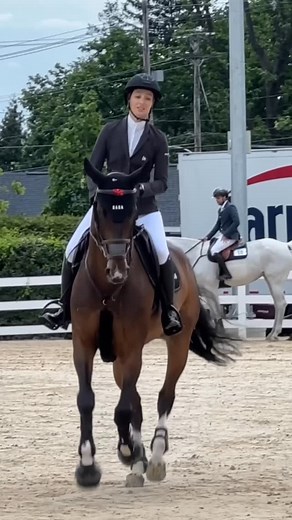 Jessica Springsteen, Olympic silver medalist and daughter of Bruce Springsteen, compeeted tonight at the 2025 Devon Horse Show in Pennsylvania. Returning to Devon for the first time in a decade, she recently placed third in the $38,700 Main Line Challenge with her mare Galaxy Girl. This evening, she rode her Olympic mount, Don Juan van de Donkhoeve, in the $145,100 Idle Dice Open Jumper Stake | David Debnam