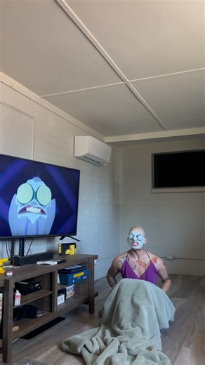 Mi-Kee on Instagram: "WHAT 🥒 👄 🥒 • • #theemperorsnewgroove #yzma #kronk #earthakitt #patrickwarburton #movieclips #2000snostalgia #tiktok #reels #explorepage"