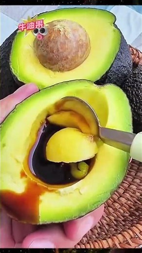 "Perfect Fruit Cuts Every Time: Expert Techniques and Tools"