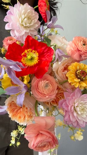 Willbe Ho | SF Bay Area Luxury Wedding Florist on Instagram: "Bright colors can still be sophisticated as long as they are paired well! If you love color, embrace it! Kimberly’s bridal bouquet was dreamy 🌈 if you didn’t see their hanging ceremony installation (which later decorated their sweetheart table) scroll back a few for a floral cloud on my feed I still have some room for Spring 2026 if you’re looking for your florist and this is your vibe @honeysilksco for the classiest silk ribbon #bay