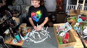 4.5K views · 134 reactions | Happy Friday, y'all. Let's make a deco mesh wreath with a cute snowman sign. Who else is working with mesh today?? How's it going??? | DecoExchange | Facebook