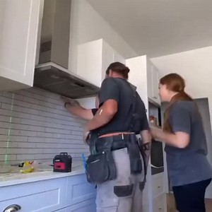 15 reactions | We’re obsessed with this kitchen featuring our Newport Gloss Mini Subway Tile in White 懶 Love your work @wiseproperty_  Not sure where to start? Book a free online design consultation today  www.tilecloud.com.au | TileCloud | Facebook