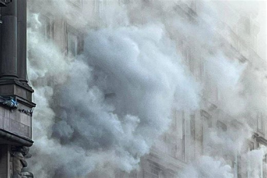 Fire crews battle huge blaze near Glasgow Central Station as trains cancelled