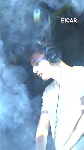 EICAR Lyon on Instagram: "🎉 Bonne Année 2026 Avec quelques heures d'avance, on vous souhaite à tous de belles fêtes et une très bonne année 2026 ! On se retrouve bien vite avec pleins de nouveaux beaux projets ❤️ #eicar #eicarlyon #lyon #villeurbanne #film #cinema #audiovisuel #filmschool #ecoledecinema #etudiant #student #bonneannee #nouvelleannee"