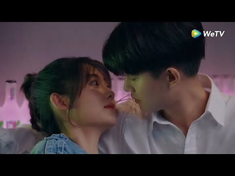 So crazy! Their hot kisses in the karaoke room caused the blackout again!|Miss Crow With Mr. Lizard