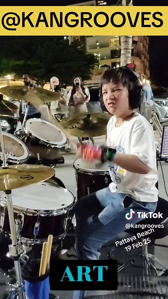 Amazing Street Drum Solo at Pattaya Beach