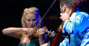 Here is part of the Secret Garden theme with Hauser last July in Italy.. I love this romantic melody.. (the whole song and concert is on YouTube!) I am thrilled to join him in May/June for his huge US tour and more (to be announced soon).. he is a beast on the cello and nothing better than being inspired every night on stage! 🎻💃🙏🔥 | Caroline Campbell Official
