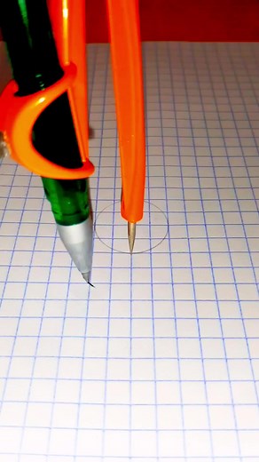 Drawing Concentric Circles with a Green Mechanical Pen