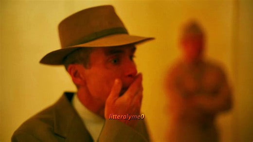 > Ganas el Nobel por demostrar que existe un equilibrio perfecto en los juegos> Tu modelo asume que todos los jugadores son racionales> EEUU y URSS se apuntan con 10.000 nukes durante 40 años> Nadie dispara porque ambos quieren VIVIR> Aparece un régimen que cree que el apocalipsis es un DEBER religioso> Tu modelo matemático perfecto se va a la mierda> La única jugada ganadora es no dejarles jugarY todo eso ocurre en menos de 4 semanas con medio mundo dividido pagando las consecuencias.