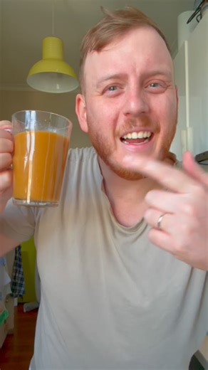 Nick Molodysky | Herbalist & Muscle Expert on Instagram: "Kenapa jamu ini segitu terkenal? Jamu beras kencur, selalu jadi jamu andalan utk bikin tubuh berstamina. Emang apa sih bagusnya? Bahan2 yg dipakai seperti berikut: Beras - sebagai pilihan karbohidrat untuk energi Kencur - sebagai kandungan analgesik alami, mengurangi rasa nyeri2 dan radang pada tubuh Gula merah / gula aren - pemanis yang belom diproses, jadi msh ada manfaatnya, sbg sumber energi dan mineral. Pastinya masih harus dibatasi