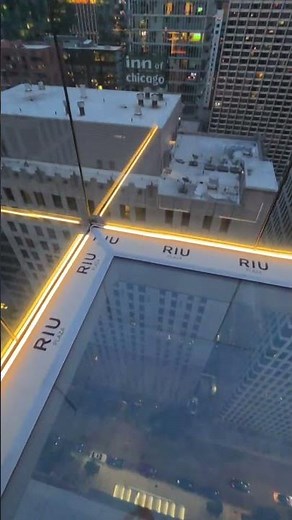 Rooftop Bar at Rio Plaza Chicago | Amazing City Views & Drinks