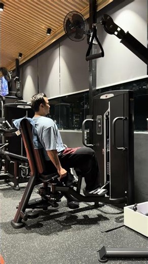 How to use Adductor Machine (Inner Thigh), read the caption- VIVA FITNESS / TUNTURI