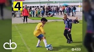 KIDS_IN_FOOTBALL_●_FUNNY_FAILS,_SKILLS,_