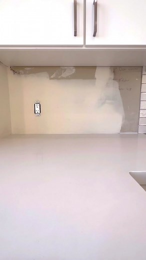 Cute lil splash. #tile #tiling #diy #construction #backsplash