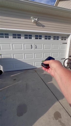 1M views · 9.6K reactions | #diy #diyprojects #howto #reelsviral #reels #gross #garage #makeover #homeimprovement #homeprojects #reelsfb #garagegoals #HomeRenovation #amateur #trying #tipsandtricks | Kristen Donathan | Facebook