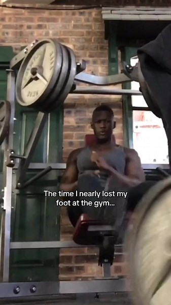 Cat like reflexes...🐈 #gymfail #caughtoncam #lucky #bodybuilding #musclebuilding