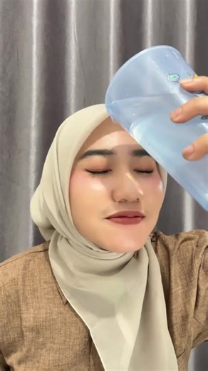BEST SELLER GLOWING TKI TAIWAN 🇹🇼✨ Foundy Glow bantu bikin wajah tampak lebih cerah, mulus & glowing natural tanpa menor 😍 Sekali coba biasanya langsung jatuh cinta sama hasilnya 💚