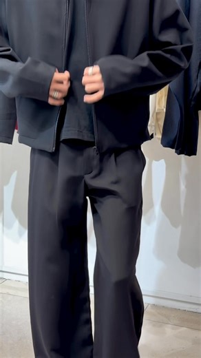 𝐑𝐄𝐒𝐓𝐘𝐋𝐄’𝐬 𝐏𝐫𝐞𝐦𝐢𝐮𝐦 𝐁𝐥𝐚𝐜𝐤 𝐉𝐚𝐜𝐤𝐞𝐭 This is what a premium black jacket should feel like sharp lines, easy movement, no noise. RESTYLE made it simple, so your look speaks for itself. #RESTYLE #RESTYLEJacket #TryOnWithRESTYLE #CleanLook #QuietLuxury #modernwear | ReStyle