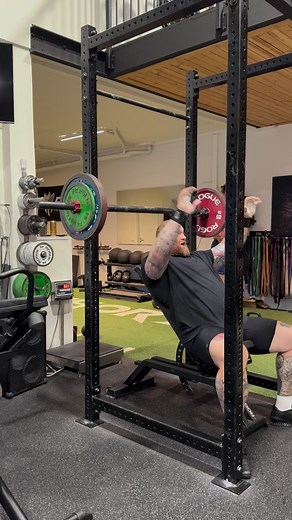 120kg incline axle press 8 reps 3 sets. Pec feeling great, no sensation or pain at all. Haven’t actually felt anything in my pec now for weeks. | Hafþór Júlíus Björnsson - The Mountain