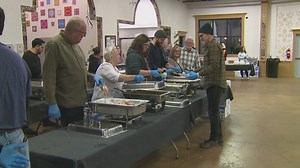 Hundreds gather for annual Mr. Thanksgiving dinner at Mercado on Fifth