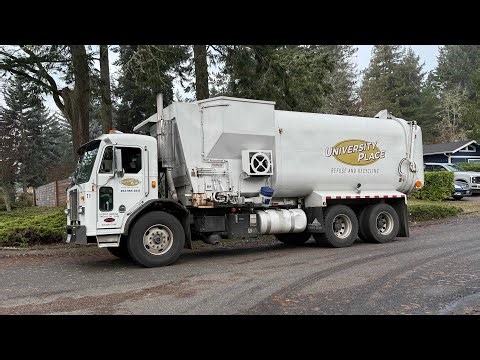 320 Peterbilt N2 Diesel Amrep￼ revving ￼on Grabage
