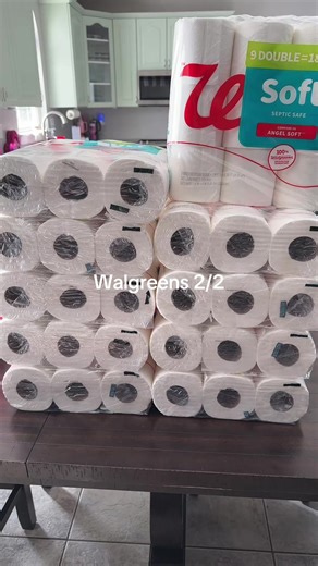 Vaslilsunshine (@vaslilsunshine)’s video of walgreens