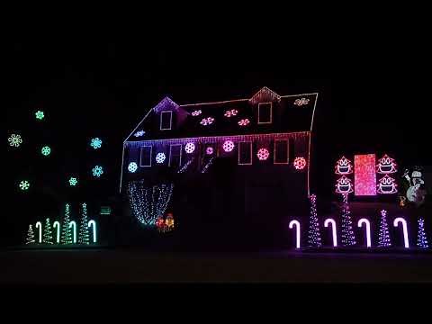 Best of Star Wars Christmas Light Show + Mandalorian (in 4K)