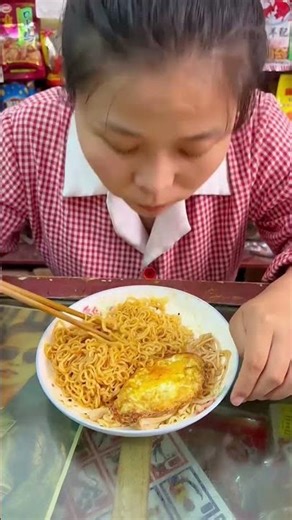 Ibu melarang tapi tetap ngidam: Jajanan China di TikTok