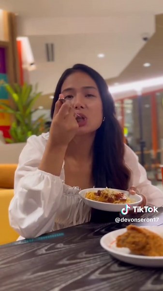 Devon Seron at Popeyes Grand opening in Robinson Galleria Ortigas 🩷#popeyesph #devonseron #fyp #fyppppppppppppppppppppppp