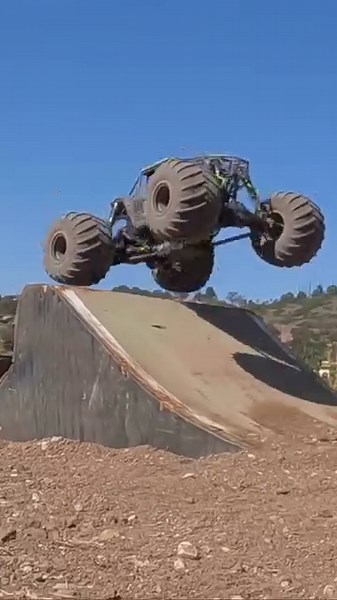 Hitting it from behind #monstertruck #gopro #stunts #flip #monsterjam #4x4 #losi #RC | Big ‘Merica_rc