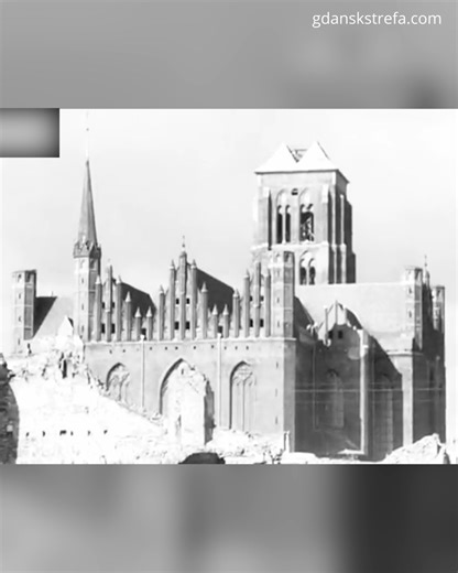 Film z 1952 roku „Gdańsk będzie odbudowany” Czy potraficie rozpoznać miejsca, w których go kręcono? W ramach programu Frontu Narodowego zapowiedziano wówczas całkowitą odbudowę Gdańska do 1960 roku. :) #gdansk #polska | Gdańsk Strefa Prestiżu