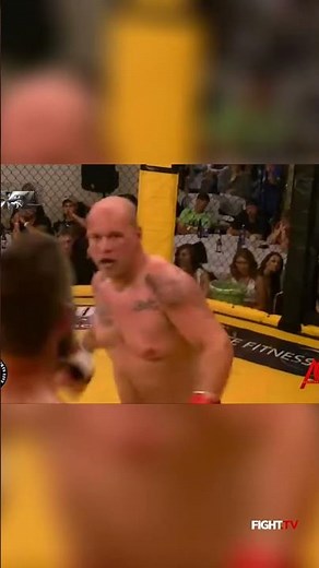 Epic Cage Fight: Brutal Action Unleashed! Unforgettable Combat!