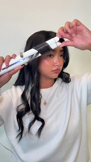Flat iron curls made easy 🤍 the Curling Straightener is available in our classic T3 white! #t3micro #t3curlingstraightener #flatironcurls