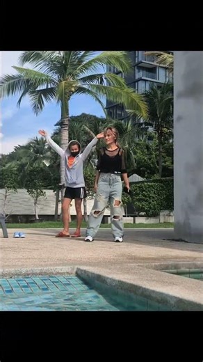#funnydance #pattaya #applequickdate