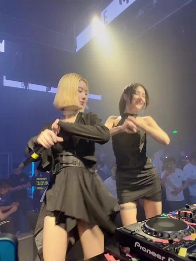 #跨境电商 #快猫破解版 #迷妹漫画软件 #跨境电商 #天美传媒软件 #狐狸呦呦 #狼友圈破解版 #91短视频破解版 #萝莉视频 #汤头条破解版 #酱果儿