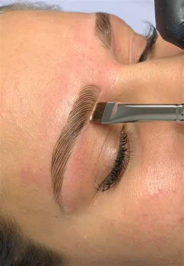 natürlich geliftete Augenbrauen 💕 ——————————————- #facialaesthetics #browlifting #browlamination #augenbrauenlifting #browtransformation