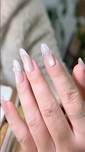 gel dual form. 🌷 #nails #nailart #naildesign