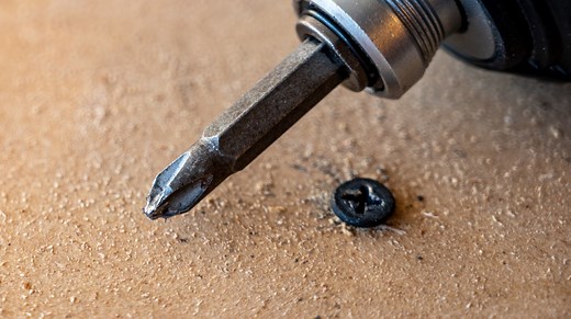 The Simple Rubber Band Trick That Can Remove A Stripped Screw - SlashGear