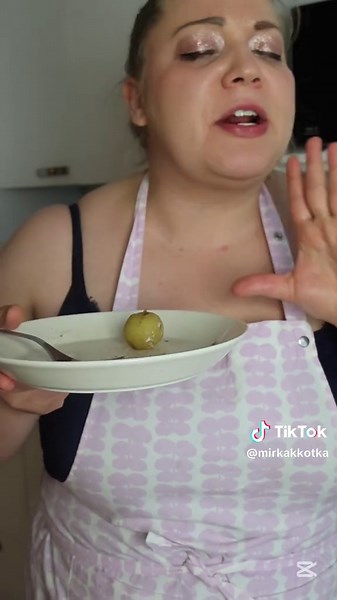 Täytetyt porsaan sisäfileet herkullisilla lisukkeilla