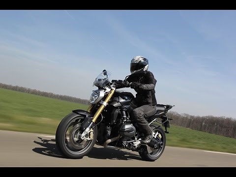 2015 BMW R 1200 R Review: Madam Versatility
