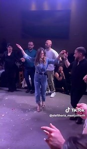 Πολύ όμορφη και ταπεινό το ζάλο το κάνεις να είναι αρχοντικό να φαίνεται μεγάλο