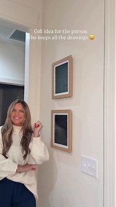 Tools are obviously not included and unfortunately I’m down to 2 frames but i LOVE THESE 😆 I’ve been waiting for a natural frame shade and we got it 🤌🏼 Would make a cute gift! Maybe use one and divide it up to family members with drawings from your kids? ☺️ comment FRAMES and I’ll DM you the link. Pack of 3 under $50! | Casey Holmes