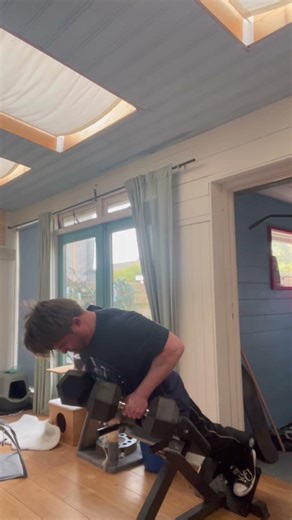 3 sec hold back extension BW + 50kg 2x4