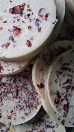 4.7K views · 70 reactions | The therapy o labelling...the one and only scrub bar. Ya pure star... | Argyll Botany | Facebook