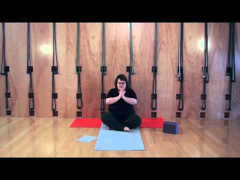 Curvy Yoga | Morning Wake Up Practice