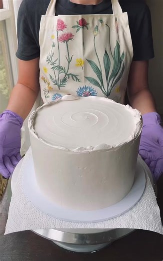 Decorate Your Fruit Cake Like a Pro