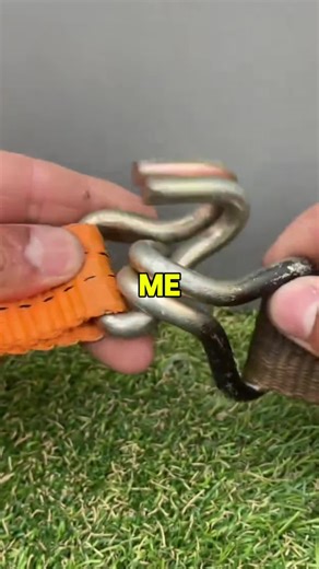 Olaf just wandering off at Disneyland Parisat the New World of Frozen coming nextMarch! Beyond cute #disnevland #WorldOfFrozen #frozen #disneyadventureworld #disnevlandparis