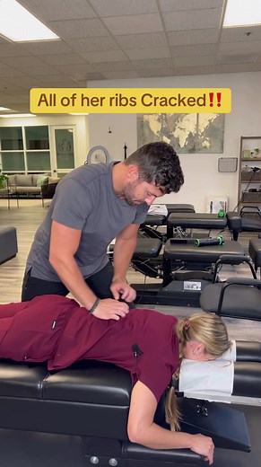 Expert Rib Cracking Chiropractor Adjustments