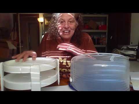 Divide-A-Rack Duo & Round Cake Taker by Tupperware!